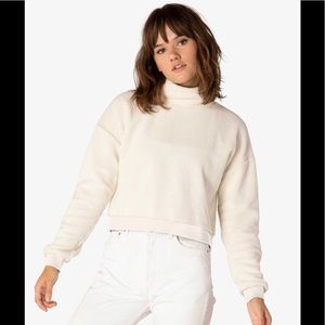 NWT Beyond Yoga Sherpa pullover size medium